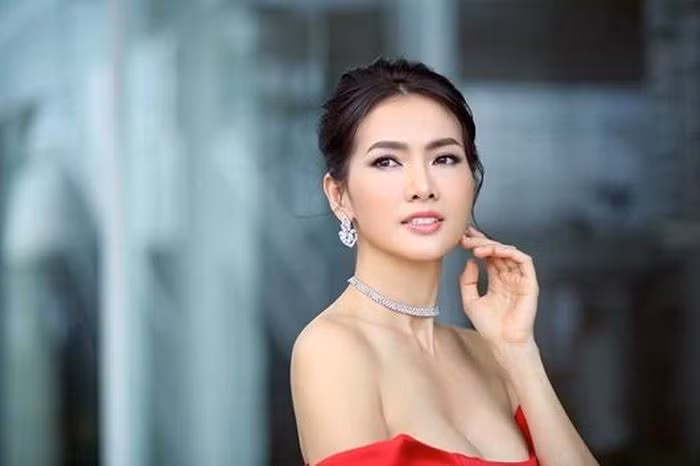 Diễn viên Anh Thư hiện đang là mẹ đơn thân.