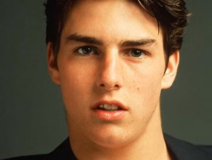 Nam diễn viên Tom Cruise là một trong những gương mặt điện ảnh ăn khách của làng giải trí Hollywood. Tom Cruise sở hữu một gương mặt điển trai với đôi mắt "hút hồn", nụ cười rạng rỡ cùng thân hình săn chắc, vạm vỡ cực nam tính.