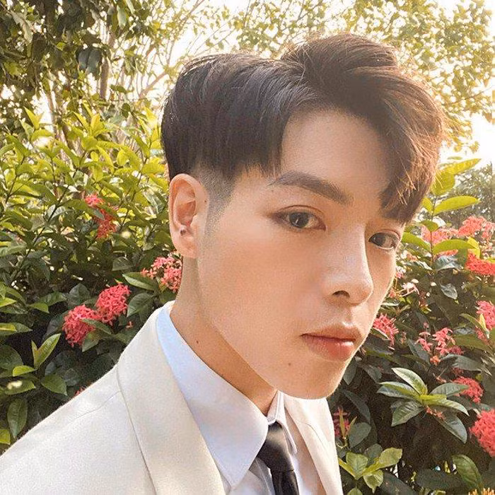 Lần đầu nam ca sĩ thừa nhận đã có "mối tình vắt vai".