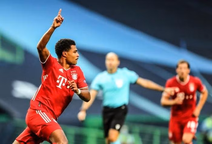 Gnabry ghi bàn cho Bayern.