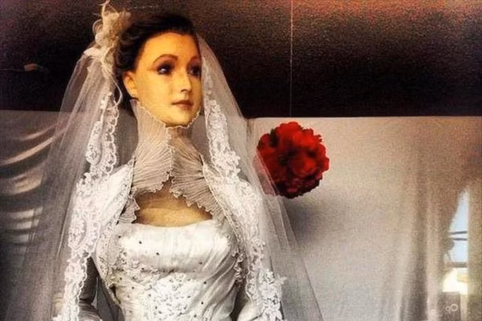 Bí ẩn về manơcanh chân thật rợn người của cửa hàng áo cưới, bị đồn là xác ướp