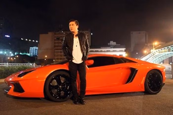25 tỷ cho chiếc Lamborghini Aventador LP700-4 siêu sang chảnh.