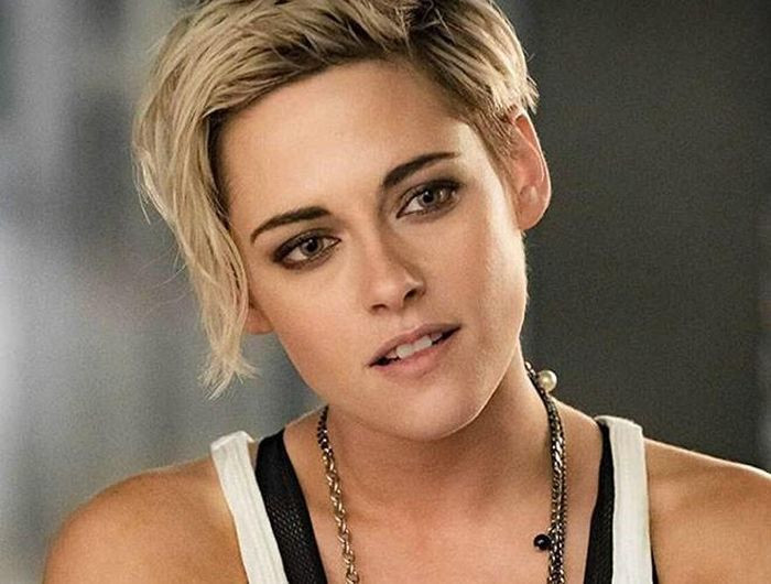 Tháng 12-2019, Kristen Stewart được trao giải "Nữ diễn viên của thập kỷ" sau 10 năm hoạt động nghệ thuật. Có thể nói, sau 12 năm, Kristen Stewart đã thoát khỏi cái bóng "Chạng vạng" và đạt được những thành công lớn trong sự nghiệp. Tháng 12-2019, Kristen Stewart được trao giải "Nữ diễn viên của thập kỷ" sau 10 năm hoạt động nghệ thuật. Có thể nói, sau 12 năm, Kristen Stewart đã thoát khỏi cái bóng "Chạng vạng" và đạt được những thành công lớn trong sự nghiệp.