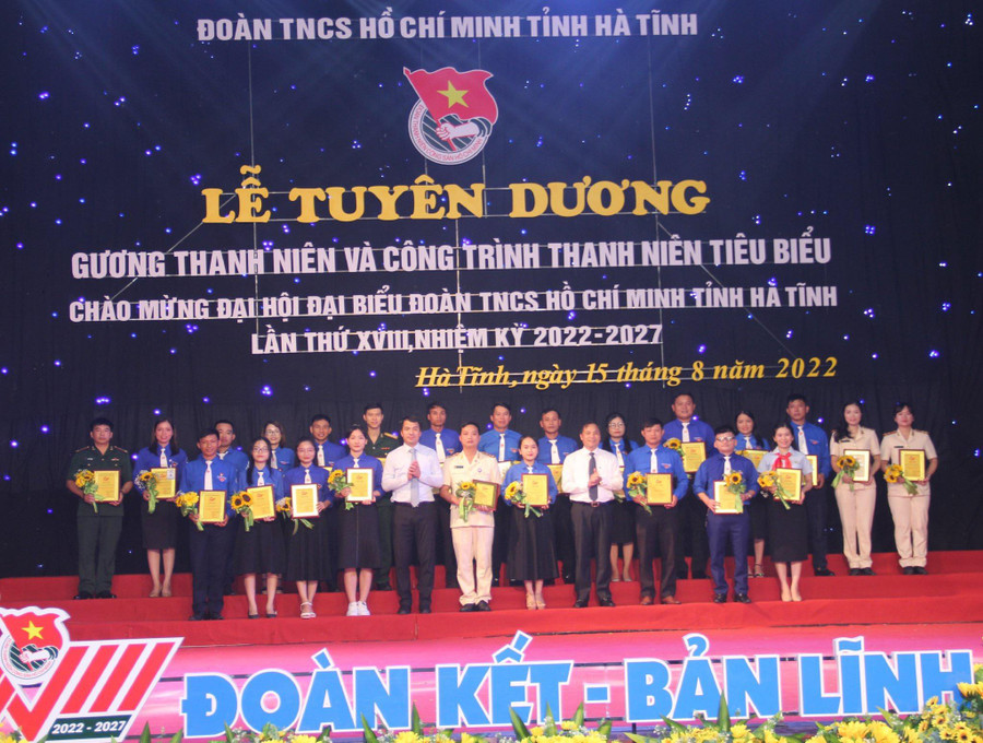 Hà Tĩnh tuyên dương thanh niên và công trình thanh niên tiêu biểu.