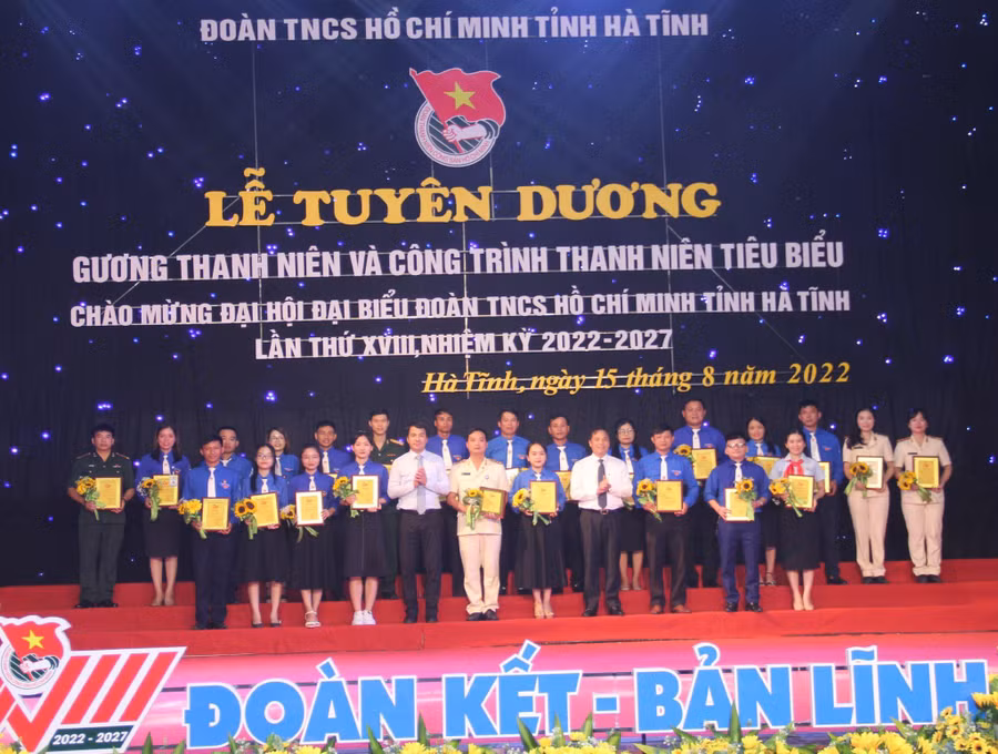 Hà Tĩnh tuyên dương thanh niên và công trình thanh niên tiêu biểu.