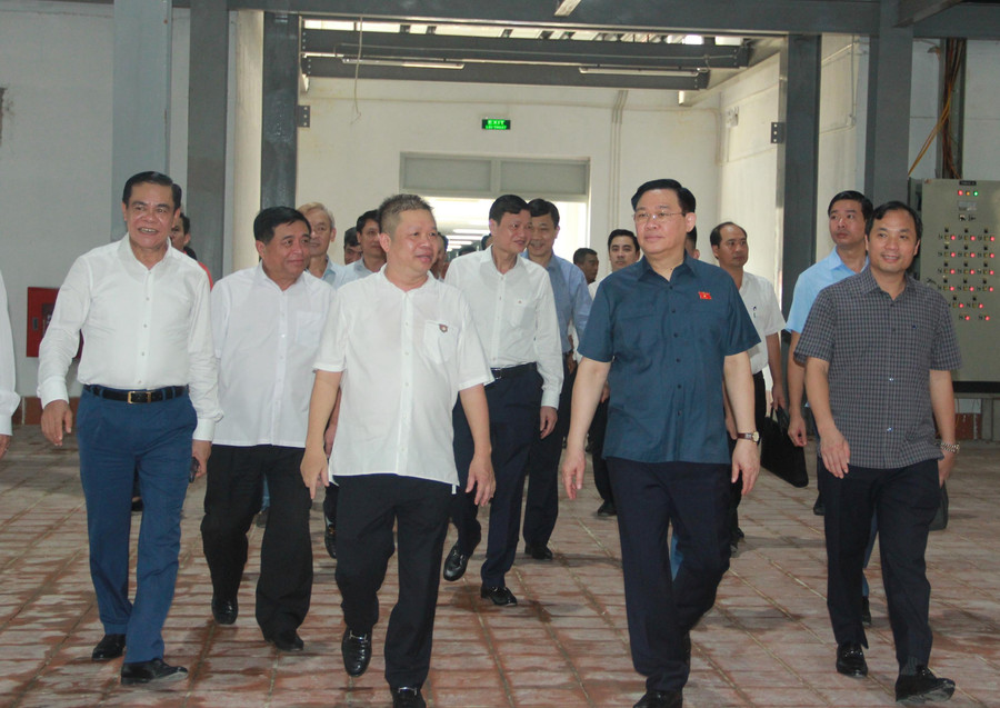 ...tham quan nhà máy sản xuất bia Hà Nội - Nghệ Tĩnh. ...tham quan nhà máy sản xuất bia Hà Nội - Nghệ Tĩnh.