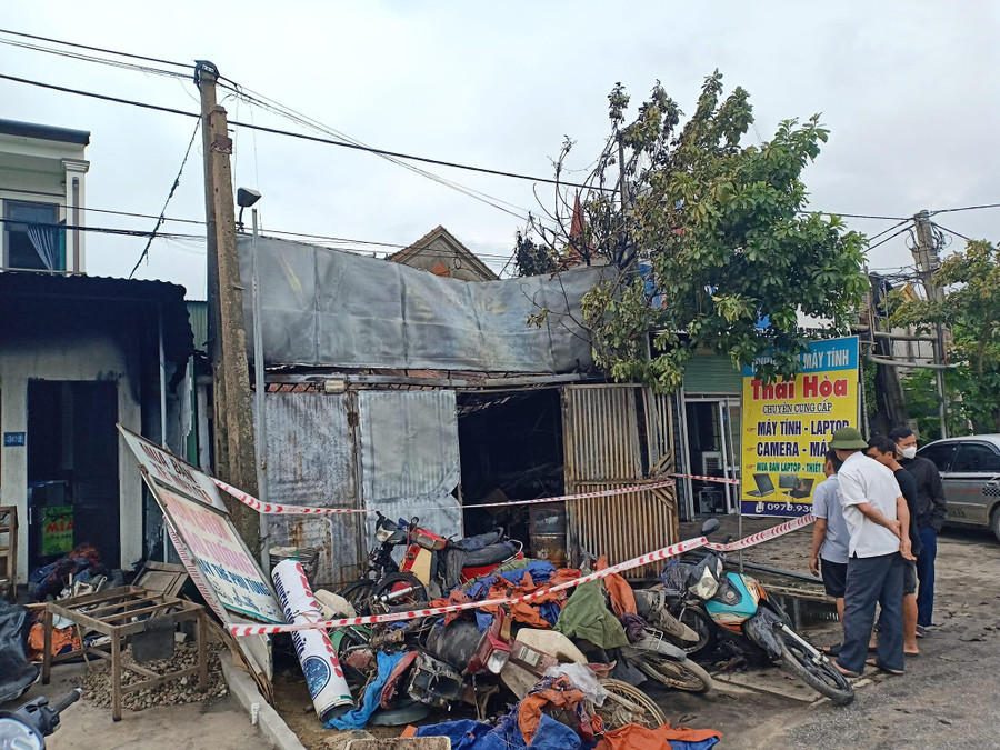 Cửa hàng xe máy - địa điểm xảy ra vụ hỏa hoạn.