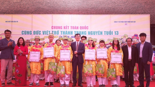 Hội đồng giám khảo chúc mừng 6 Trạng nguyên của cuộc thi