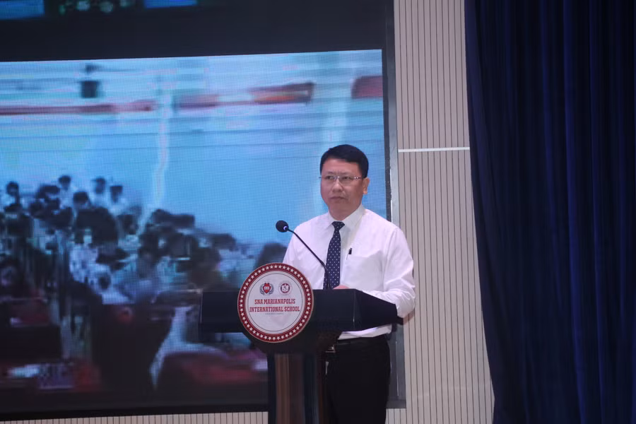 TS. Trần Văn Đạt phát biểu tại buổi lễ.