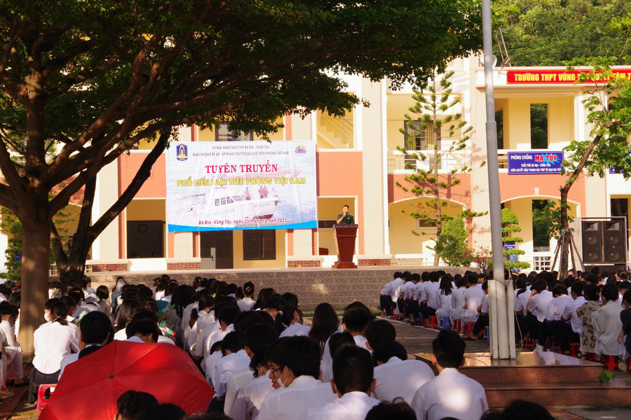 Toàn cảnh buổi tuyên truyền tại Trường THPT Vũng Tàu. Toàn cảnh buổi tuyên truyền tại Trường THPT Vũng Tàu.
