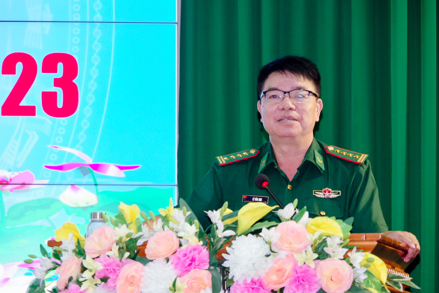 Đại tá Lê Văn Anh, Phó Chính ủy BĐBP tỉnh phát biểu khai mạc lớp tập huấn. Đại tá Lê Văn Anh, Phó Chính ủy BĐBP tỉnh phát biểu khai mạc lớp tập huấn.