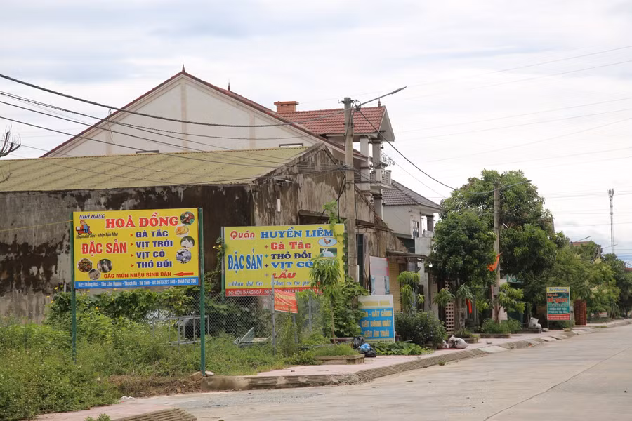 Nhà hàng đóng cửa do nằm trong khu cách ly xã hội