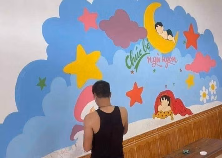 Đi cách ly, thầy giáo "phù phép" tường loang lổ thành bích họa