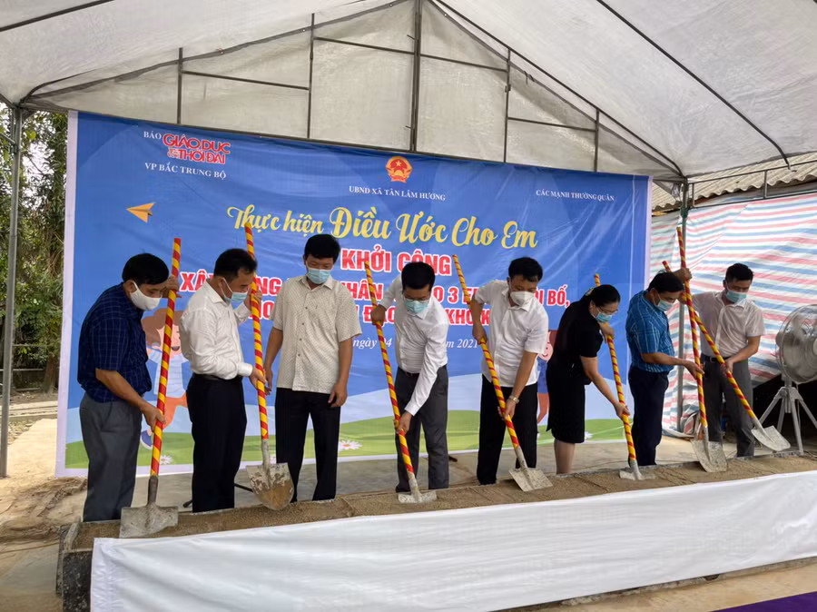 Đại diện báo GD&amp;TĐ cùng chính quyền địa phương, khởi công xây dựng ngôi nhà nhân ái thứ 4 tại Hà Tĩnh