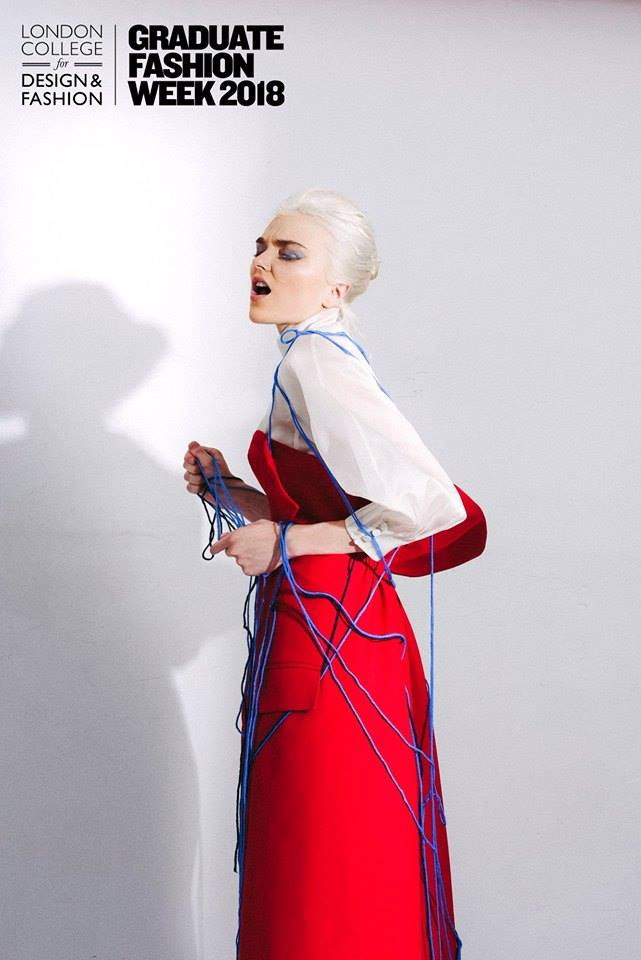 Mẫu thiết kế trong bộ sưu tập NO.8 của nhà thiết kế Hà Thông Mẫu thiết kế trong bộ sưu tập NO.8 của nhà thiết kế Hà Thông