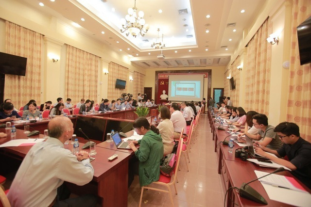 Quang cảnh lễ ra mắt Hệ thống đào tạo trực tuyến cho DNNVV Quang cảnh lễ ra mắt Hệ thống đào tạo trực tuyến cho DNNVV