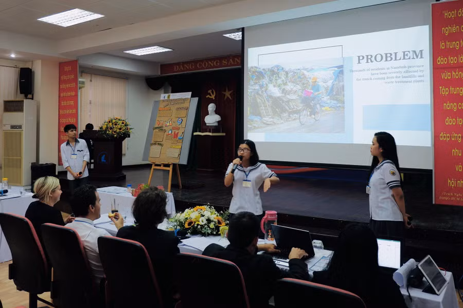 Thuyết trình tự tin trước ban giám khảo Thuyết trình tự tin trước ban giám khảo