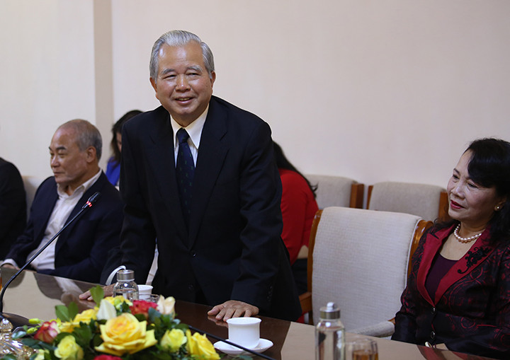 PGS.TS Nguyễn Minh Hiển phát biểu cảm ơn Bộ Giáo dục và Đào tạo.