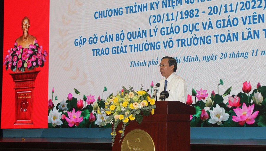 Chủ tịch UBND TPHCM Phan Văn Mãi phát biểu tại chương trình kỷ niệm. Chủ tịch UBND TPHCM Phan Văn Mãi phát biểu tại chương trình kỷ niệm.