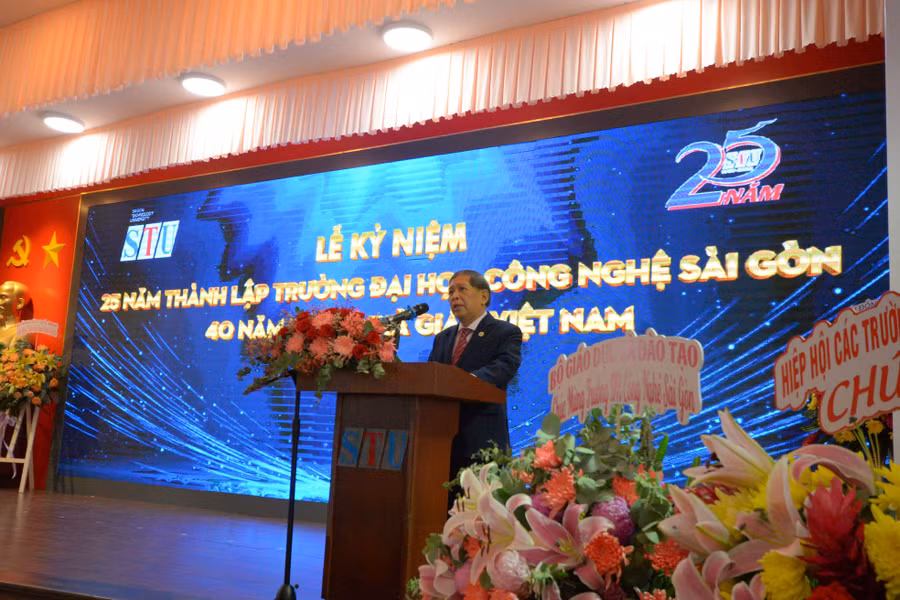 PGS. TS Cao Hào Thi phát biểu tại buổi lễ.