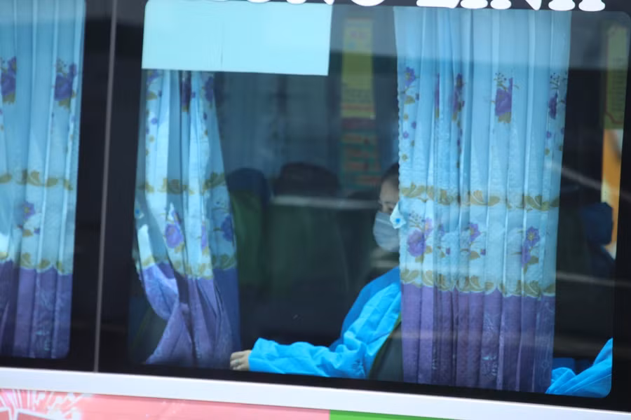 Các công dân sẽ được hỗ trợ 100% tiền vé máy bay và kinh phí 2 lần test trong quá trình cách ly tại Hà Tĩnh. Đối với công dân có hoàn cảnh đặc biệt khó khăn, tỉnh sẽ xem xét hỗ trợ chi phí cách ly.