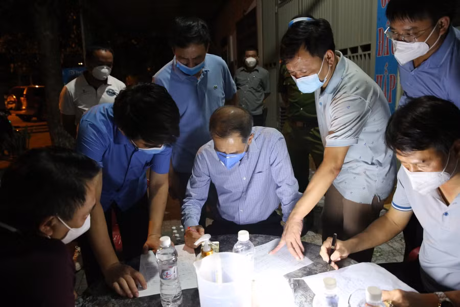 Trong tối 15/8, ngành chức năng đã tiến hành truy vế được 38 trường hợp F1 liên quan đến ca nhiễm tại Thị xã Hồng Lĩnh.