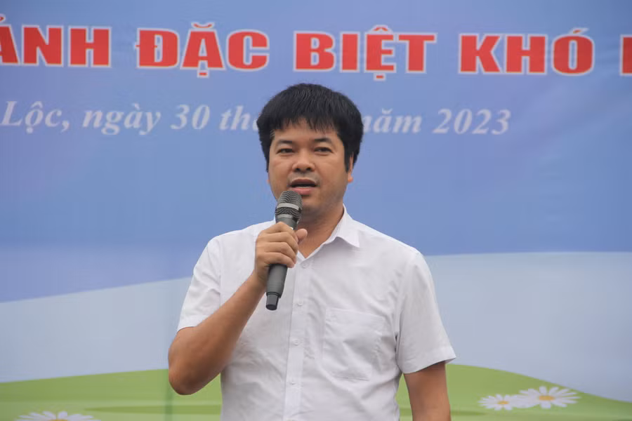 Ông Nguyễn Văn Dũng - Trưởng đại diện văn phòng báo GD&TĐ khu vực MTTN phát biểu tại lễ khởi công.