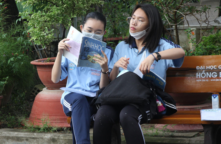 Thí sinh tận dụng xem lại bài khi đến điểm thi.