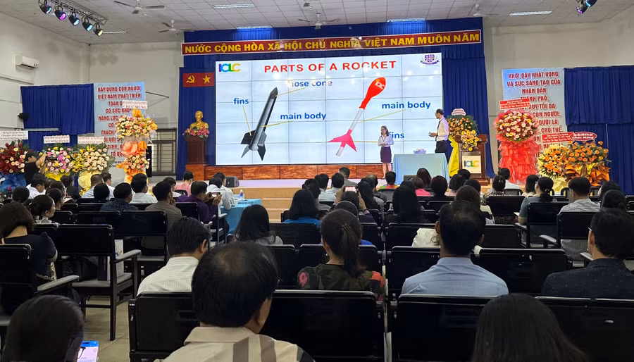 Toàn cảnh hội nghị.