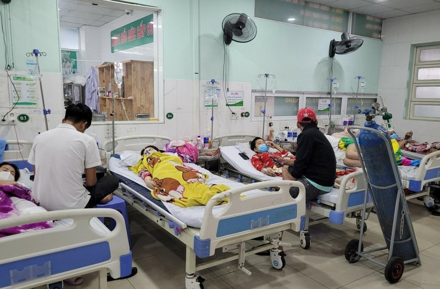 Các bệnh nhân trong vụ hoả hoạn cấp cứu tại Bệnh viện Đa khoa An Phú.