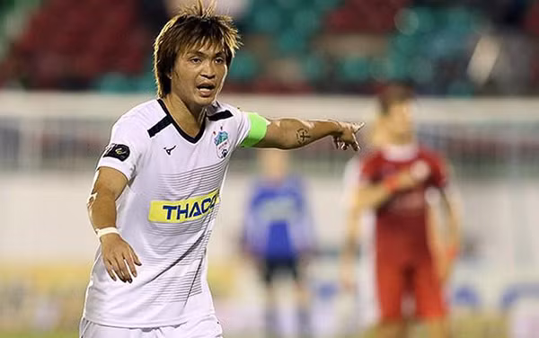 Tuấn Anh đang là thủ lĩnh của HAGL và sẽ không rời đội bóng này để sang Thái Lan