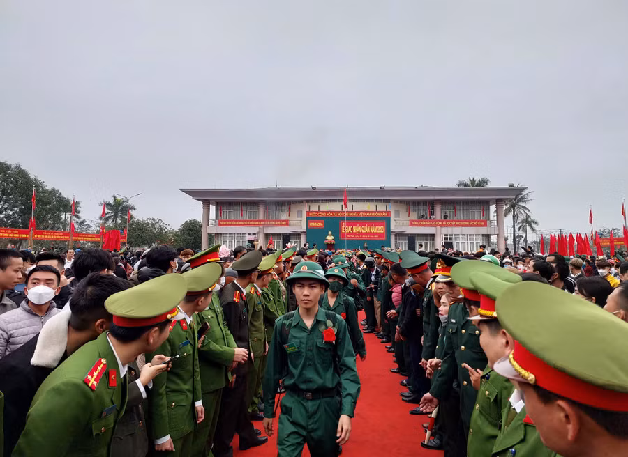 Năm nay, Hà Tĩnh có 1.445 thanh niên tham gia nghĩa vụ quân sự. Trong đó, 1.200 thanh niên tham gia nghĩa vụ quân sự và 245 thanh niên tham gia nghĩa vụ công an. Năm nay, Hà Tĩnh có 1.445 thanh niên tham gia nghĩa vụ quân sự. Trong đó, 1.200 thanh niên tham gia nghĩa vụ quân sự và 245 thanh niên tham gia nghĩa vụ công an.