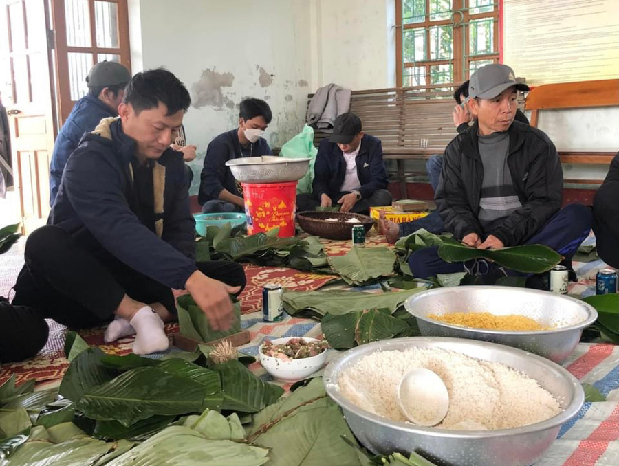 Hàng năm, vào ngày 12, 13 tháng Giêng âm lịch, tại xã Mai Phụ huyện Lộc Hà tổ chức Lễ giỗ Vua Mai Hắc Đế (dân gian thường gọi là Vua Mai hoặc Vua Đen). Năm nay, lễ giỗ được tổ chức đúng vào 1.300 năm ngày mất của ông. Hàng năm, vào ngày 12, 13 tháng Giêng âm lịch, tại xã Mai Phụ huyện Lộc Hà tổ chức Lễ giỗ Vua Mai Hắc Đế (dân gian thường gọi là Vua Mai hoặc Vua Đen). Năm nay, lễ giỗ được tổ chức đúng vào 1.300 năm ngày mất của ông.