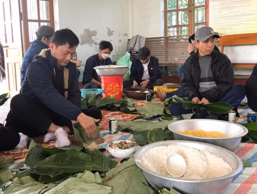 Hàng năm, vào ngày 12, 13 tháng Giêng âm lịch, tại xã Mai Phụ huyện Lộc Hà tổ chức Lễ giỗ Vua Mai Hắc Đế (dân gian thường gọi là Vua Mai hoặc Vua Đen). Năm nay, lễ giỗ được tổ chức đúng vào 1.300 năm ngày mất của ông.