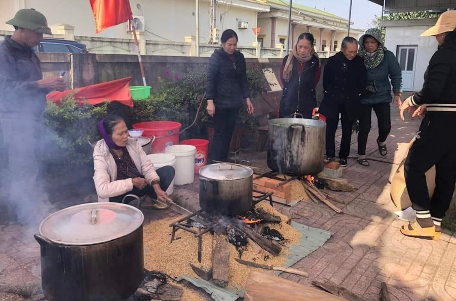 Chính quyền địa phương cho biết, phong trào làm bánh chưng dâng Vua Mai trong ngày giỗ được bắt đầu từ năm 2014. Từ đó đến nay, phong trào này đã thành nét đẹp văn hoá tâm linh của mỗi người dân xã Mai Phụ. Chính quyền địa phương cho biết, phong trào làm bánh chưng dâng Vua Mai trong ngày giỗ được bắt đầu từ năm 2014. Từ đó đến nay, phong trào này đã thành nét đẹp văn hoá tâm linh của mỗi người dân xã Mai Phụ.