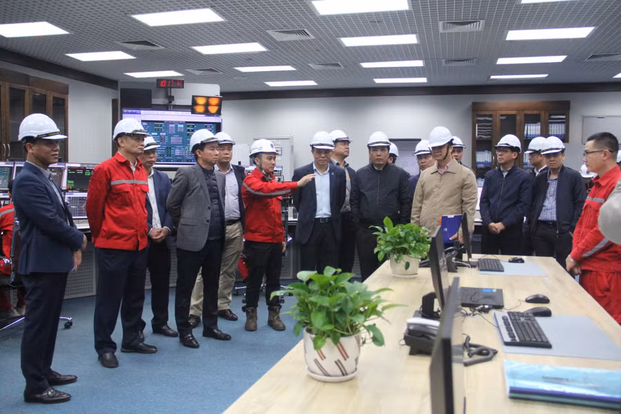 ... vận hành các tổ máy, phòng ban tại Nhà máy Nhiệt điện Vũng Áng 1.
