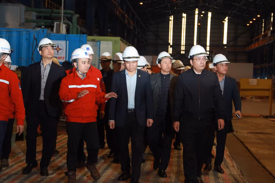 Đoàn công tác Tập đoàn Dầu khí Việt Nam kiểm tra công tác tu sửa...