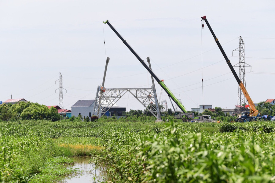 Quá trình thi công, nhiều tập thể, cá nhân hoàn thành xuất sắc nhiệm vụ đã được khen thưởng. Trong 5 tháng đầu năm đã có 5 Đảng viên được kết nạp trên công trường.