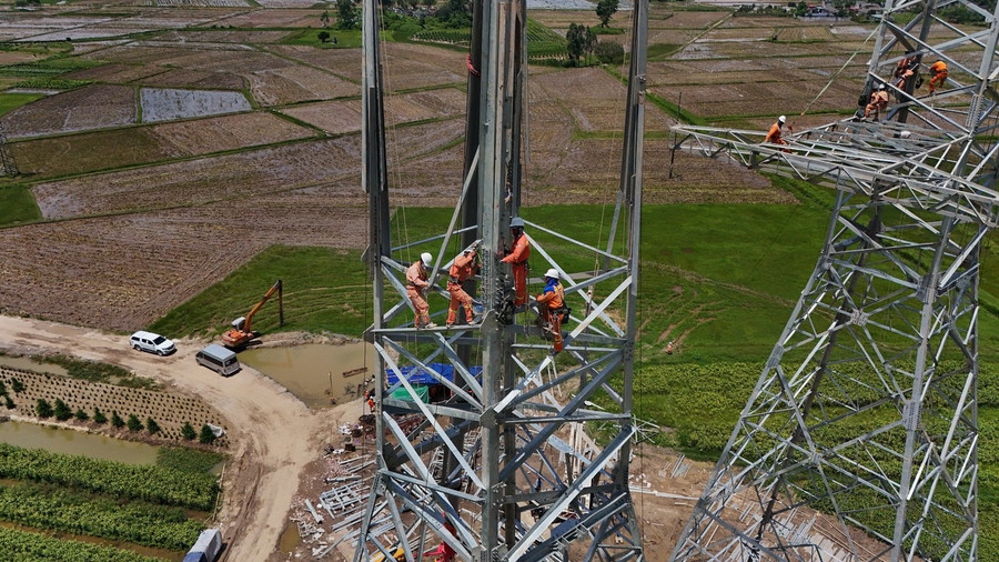 Đã có khoảng 2.000 cán bộ, kỹ sư, nhân viên tay nghề cao được điều động ra công trường để thi công dự án.