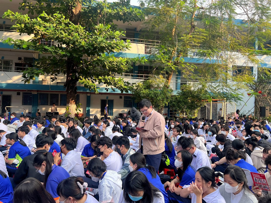 Các bạn tham gia giao lưu tìm hiểu phương pháp Linearthinking. Các bạn tham gia giao lưu tìm hiểu phương pháp Linearthinking.