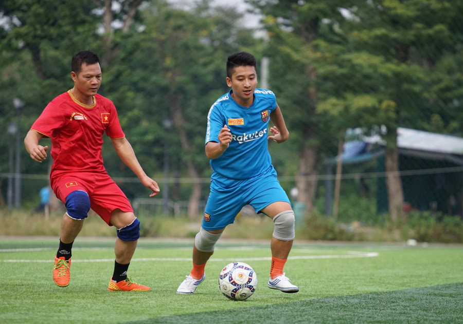 Trận đấu tiếp tục diễn ra hấp dẫn và cống hiến cho khán giả màn rượt đuổi tỷ số gay cấn tới tận phút cuối.