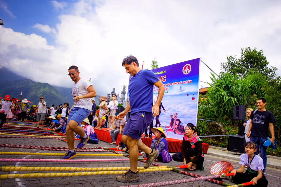 Du khách quốc tế...