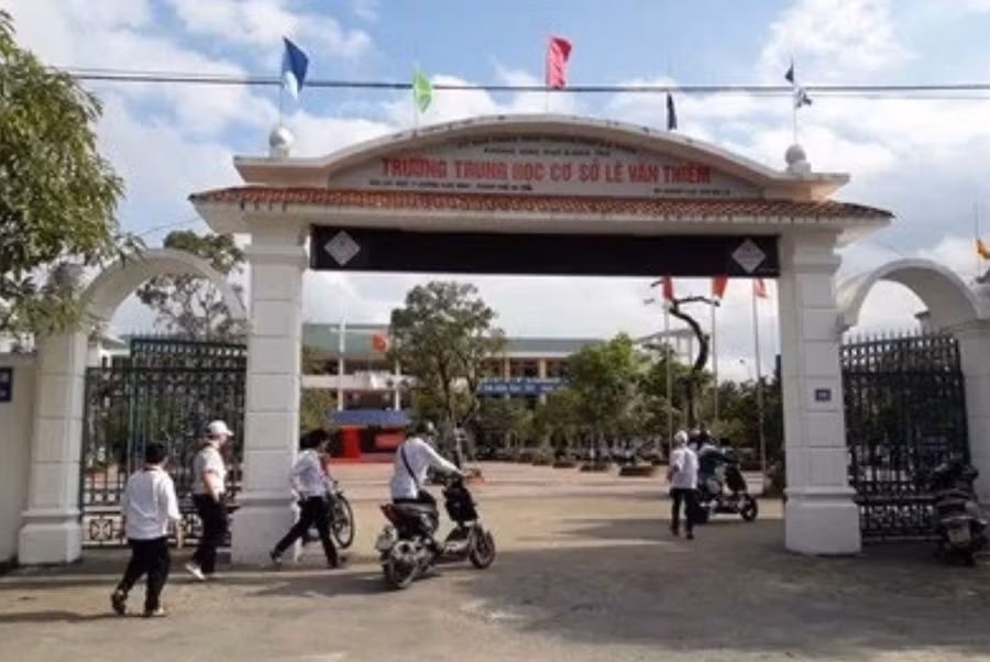 Trường THCS Lê Văn Thiêm.
