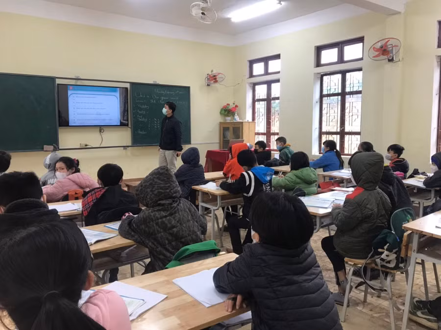 Trường THCS Hương Lâm linh hoạt thời gian vào học để đối phó với thời tiết rét đậm, rét hại.