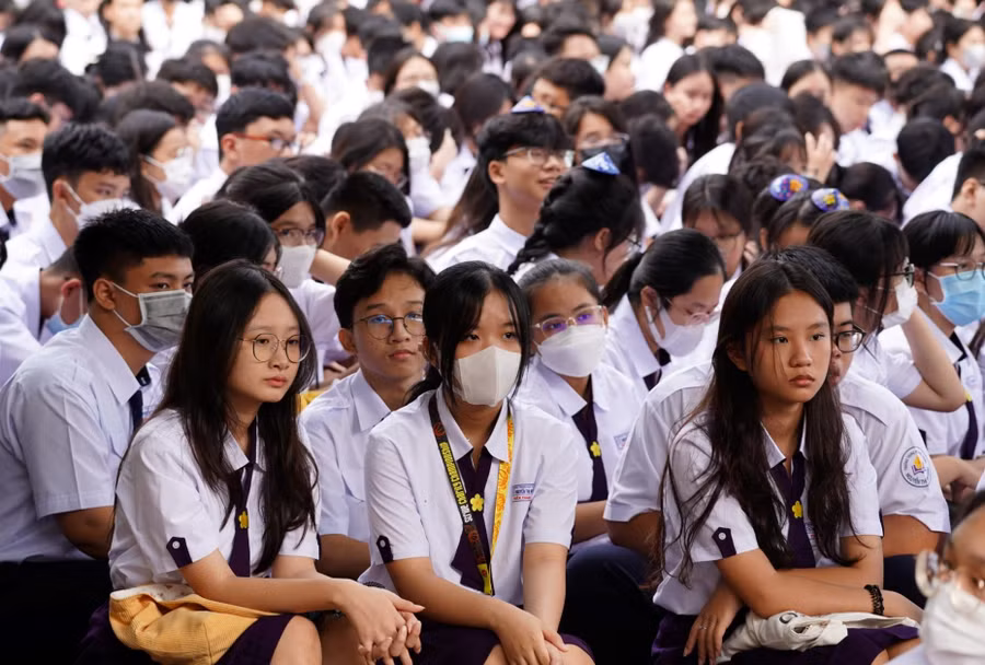 Năm nay, Trường THPT Nguyễn Thị Minh Khai có 1.978 học sinh. Ảnh: Thuận Văn.