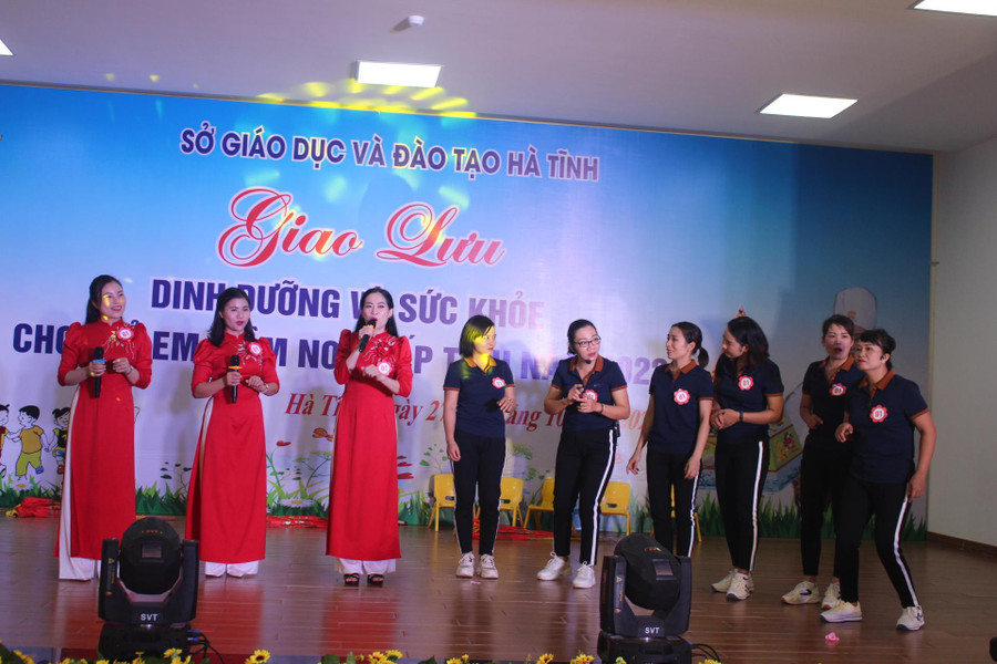 Phần nội dung gây ấn tượng với khán giả bởi các tiết mục được đầu tư, dàn dựng công phu, chuyển tải nhiều thông điệp có ý nghĩa. Phần nội dung gây ấn tượng với khán giả bởi các tiết mục được đầu tư, dàn dựng công phu, chuyển tải nhiều thông điệp có ý nghĩa.