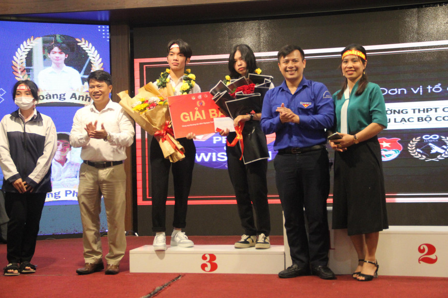 Sau cuộc thi, Nguyễn Minh Quân sẽ đại diện cho học sinh Trường THPT chuyên Hà Tĩnh tham dự Đường lên đỉnh Olympia do Đài truyền hình Việt Nam tổ chức trong thời gian tới.