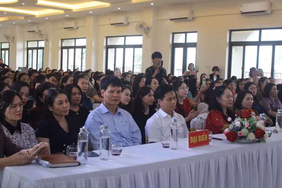 Đại biểu tham dự buổi Giao lưu.