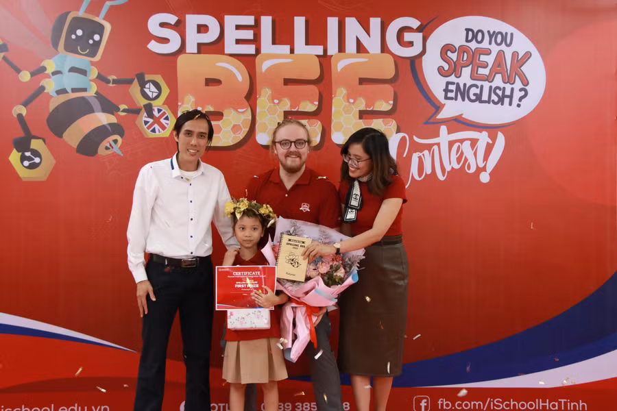 Khối Tiểu học, có 2 giải Nhất gồm khối 1-2 và khối 3-4-5; 4 Giải Nhì và 6 Giải Ba. Khối Tiểu học, có 2 giải Nhất gồm khối 1-2 và khối 3-4-5; 4 Giải Nhì và 6 Giải Ba.