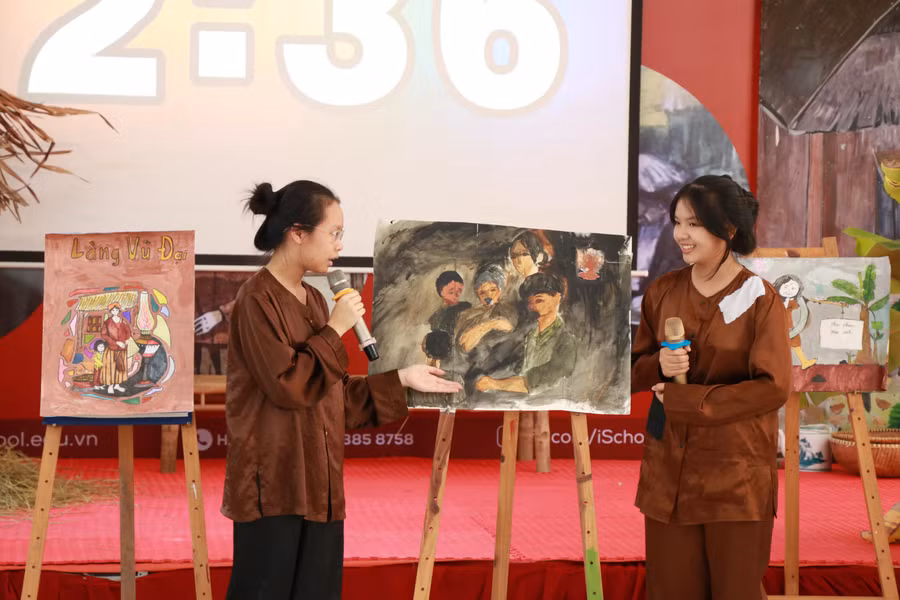 Ở vòng thi Thuyết trình poster, mỗi đội chơi sẽ chuẩn bị một poster về chủ đề “Người nông dân” và thực hiện thuyết trình trong vòng 3 phút.